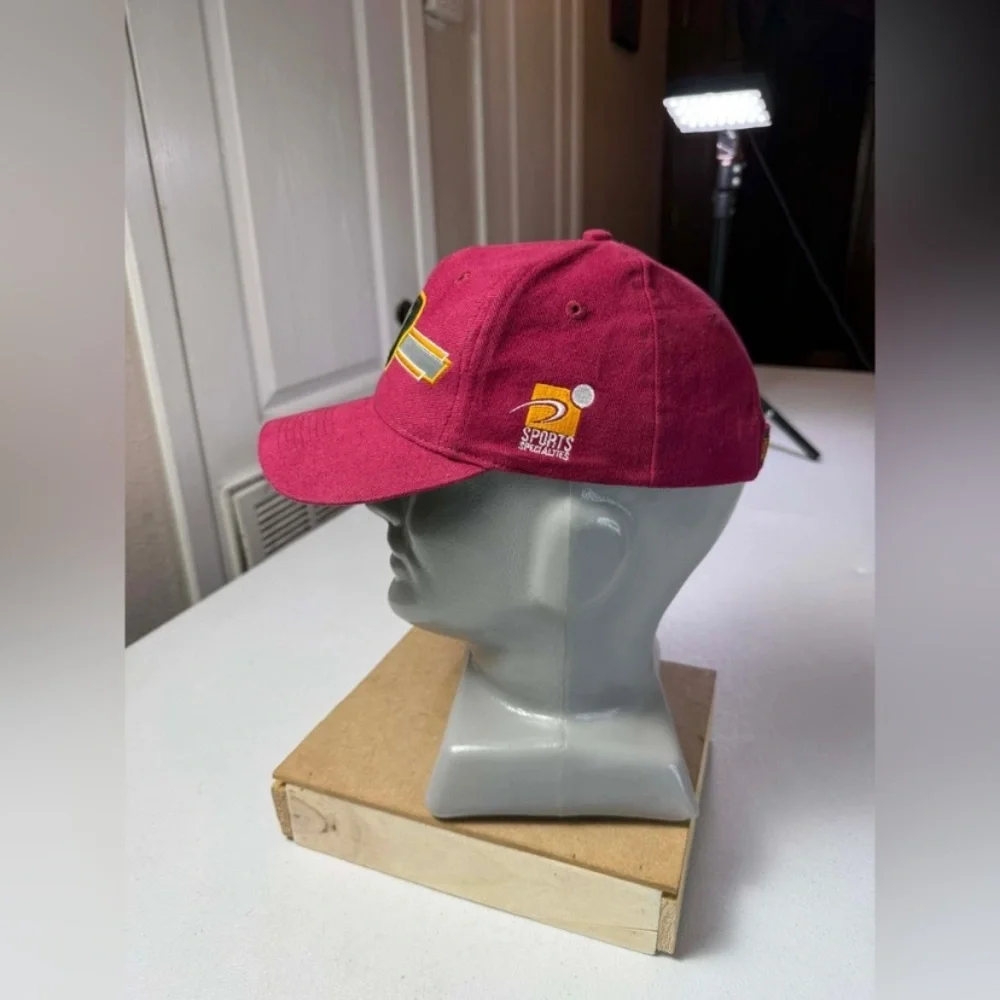 Vintage Sports Specialties Side Wave Snapback Triangle Hat Washington Redskins